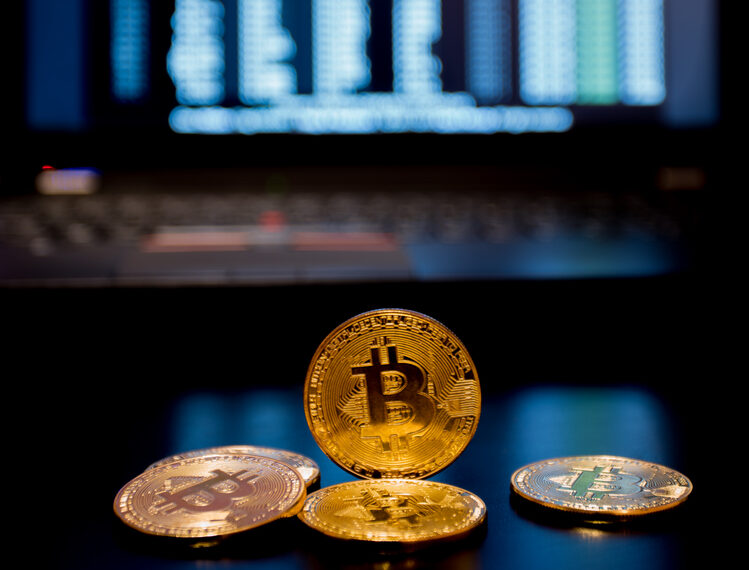 Kaip investuoti į bitcoin katare tiesioginių